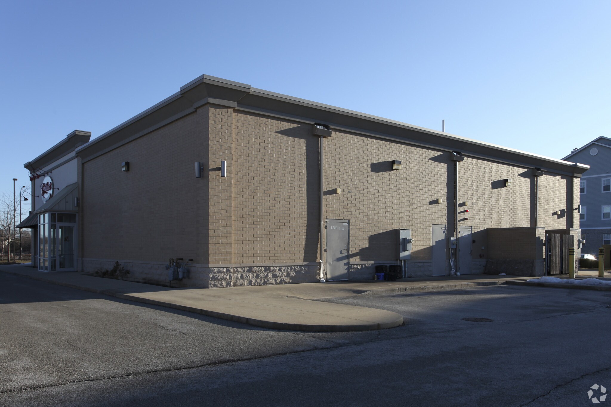 1323 W Lake St Addison, IL 60101 Retail Property for Sale on