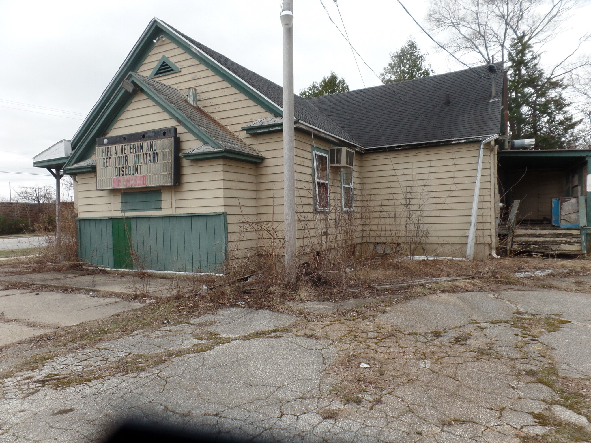 5934 Dixie Hwy, Saginaw, MI for Sale