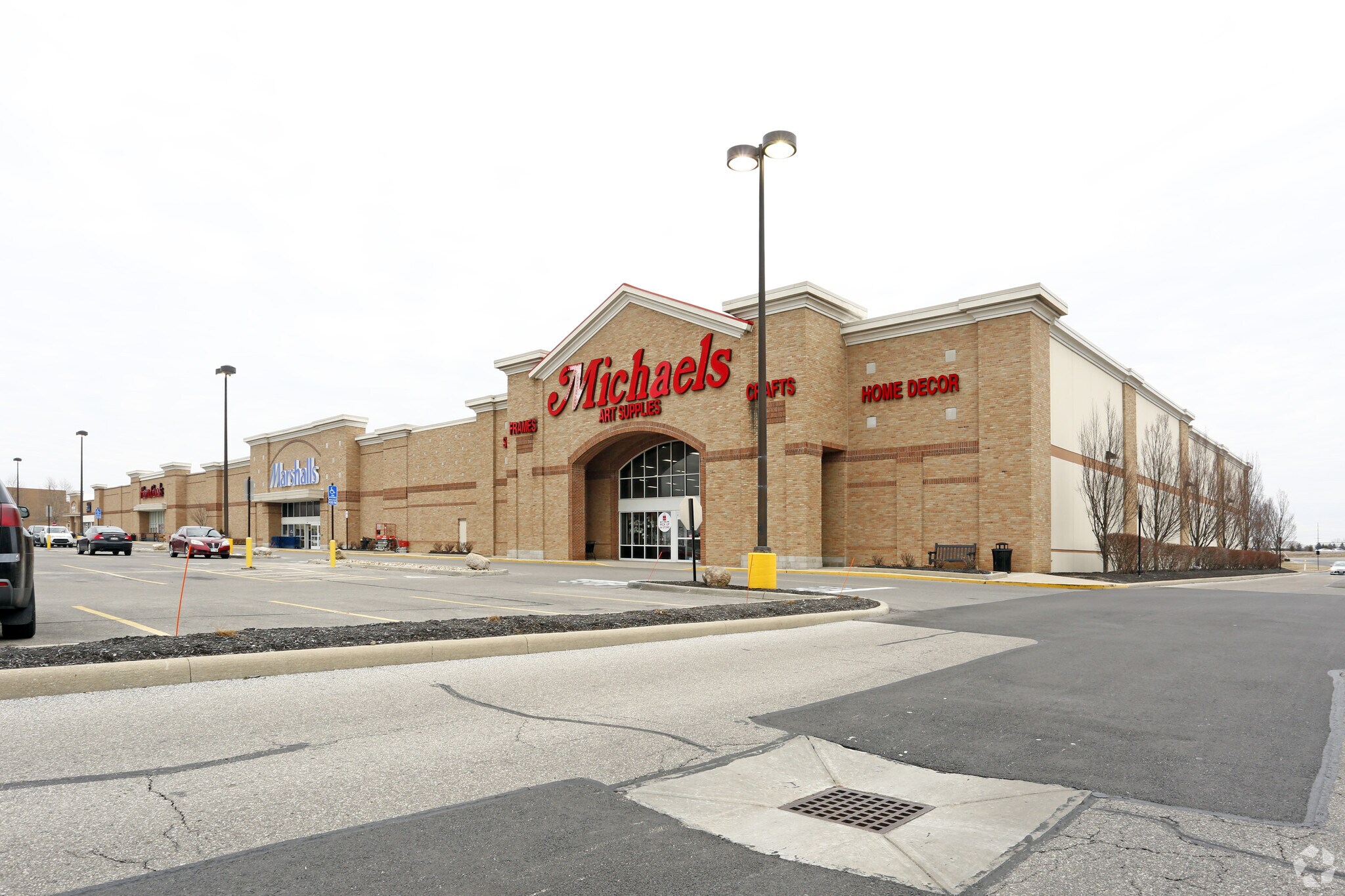 9009-9051 Columbus Pike, Lewis Center, OH for Rent