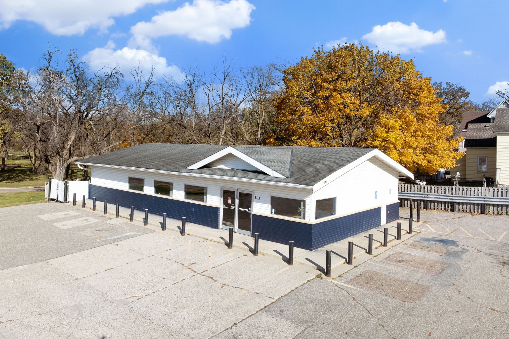 303 NE Mineral Spring Rd, Owatonna, MN for Sale