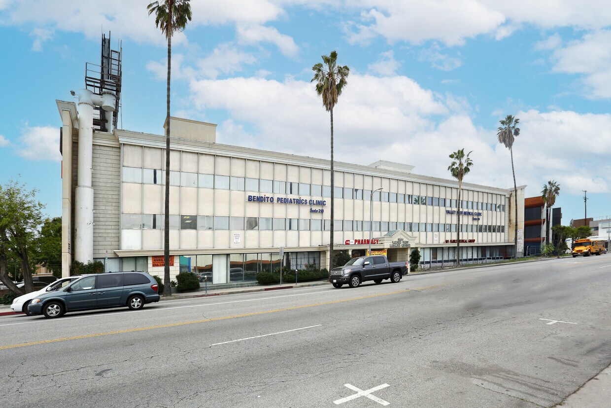 22030 Sherman Way, Canoga Park, CA for Rent