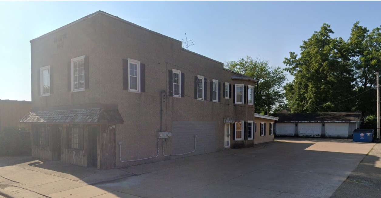 129 W Walnut St, Oglesby, IL for Sale