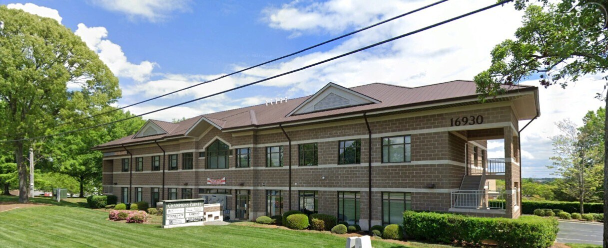 16930 W Catawba Ave, Cornelius, NC for Rent