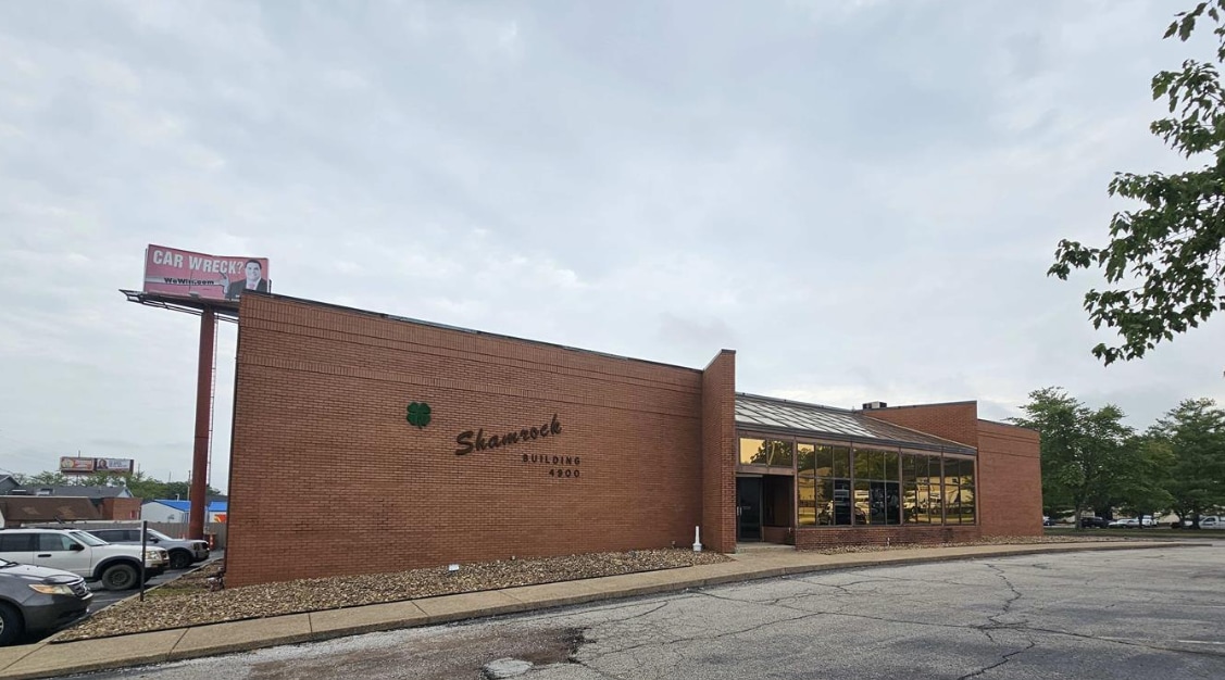4900 Shamrock Dr, Evansville, IN for Rent