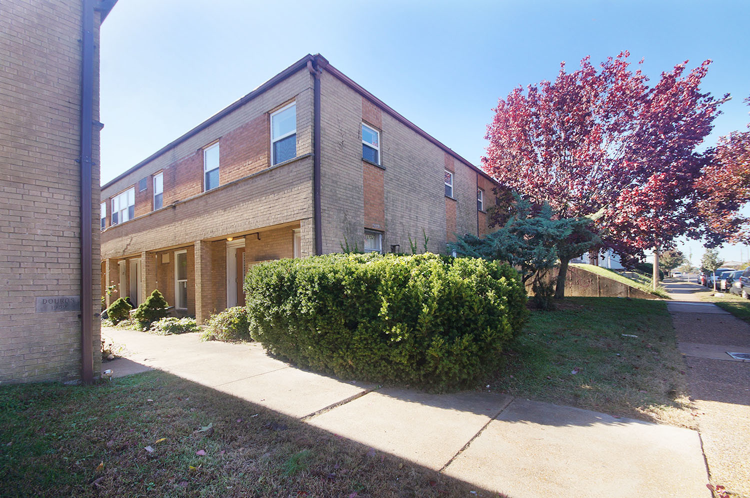 3752 Chippewa St, Saint Louis, MO for Sale
