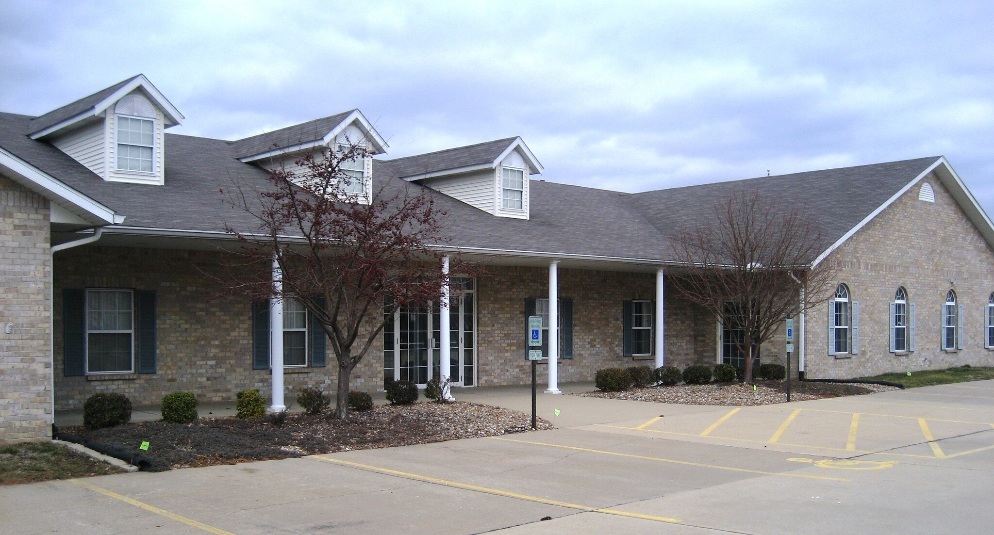1075 Eastgate Dr, O'Fallon, IL for Rent