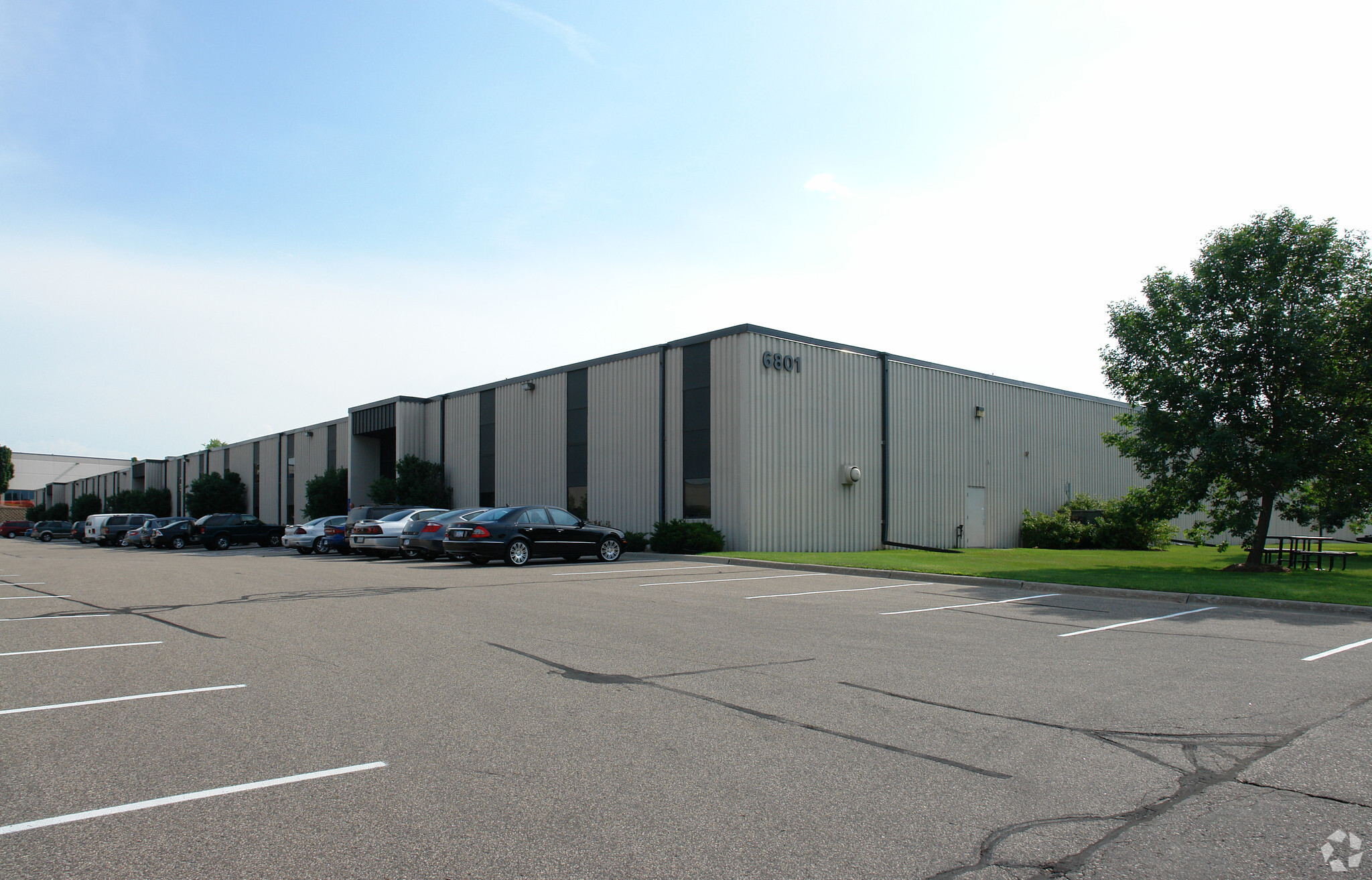 6801-6813 Shady Oak Rd, Eden Prairie, MN for Rent