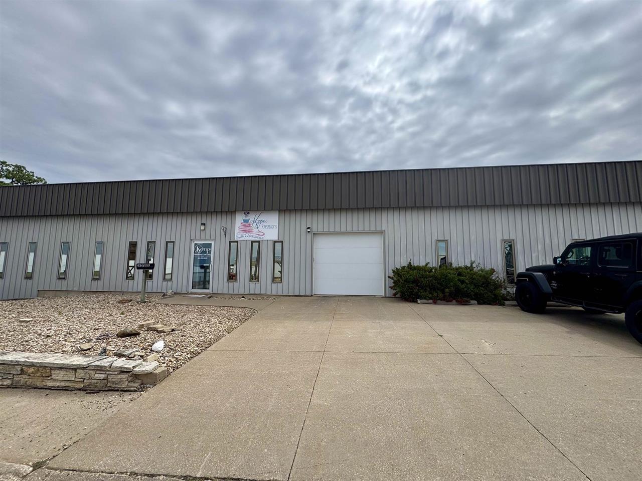 109 Adams St SE, Cascade, IA for Rent