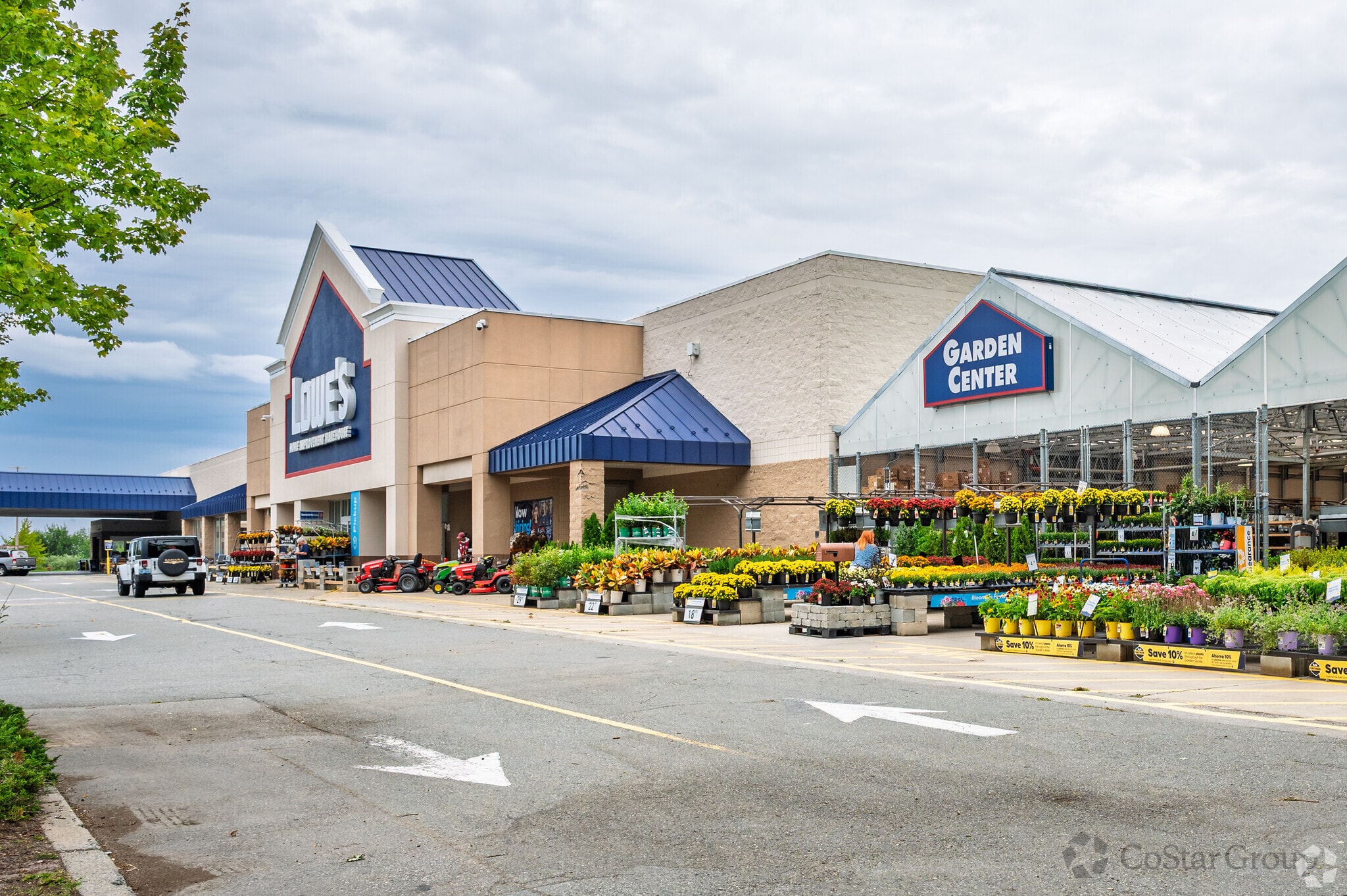 510 Quaker Ln, Warwick, RI for Rent