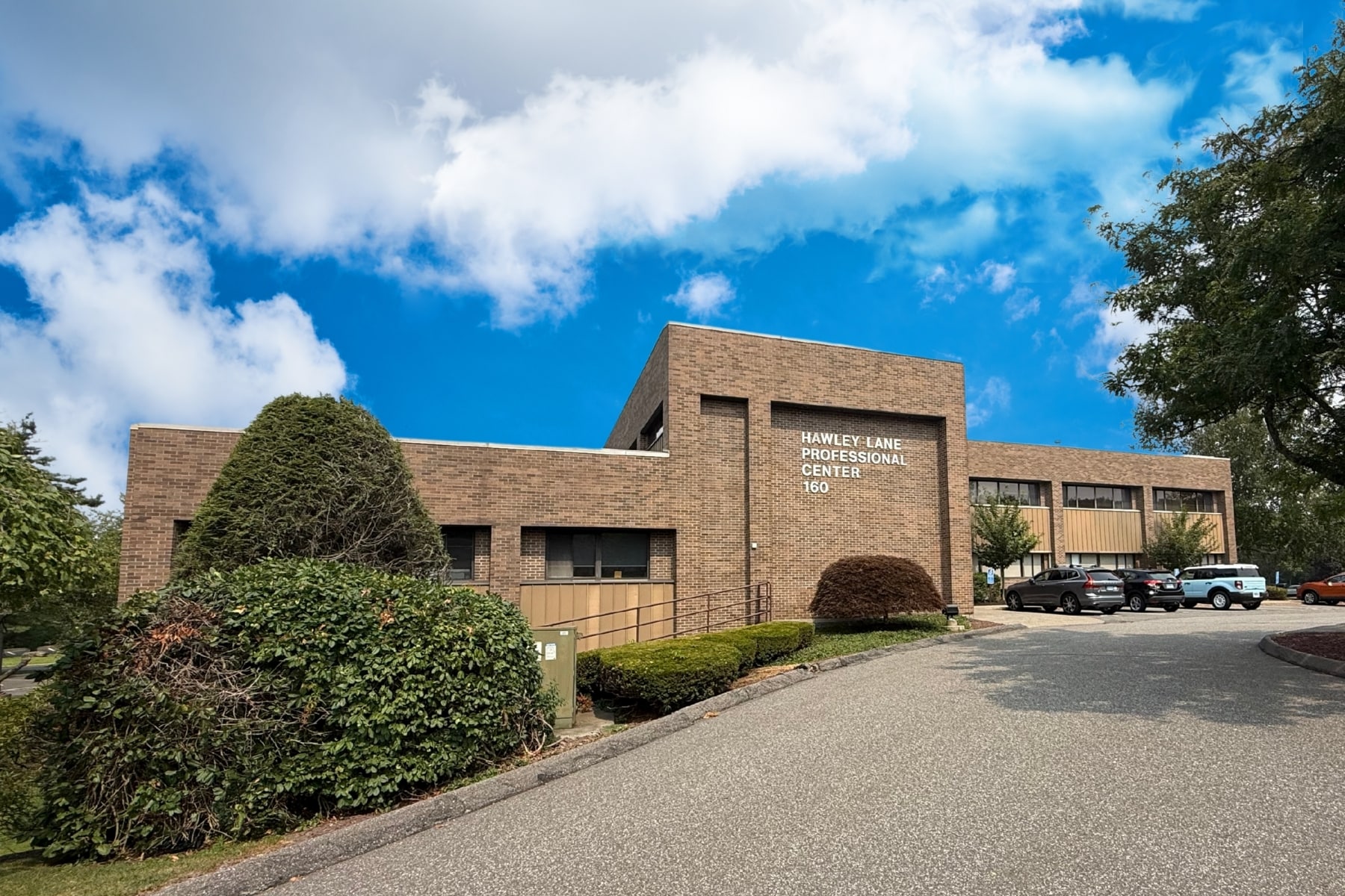 160 Hawley Ln, Trumbull, CT for Sale