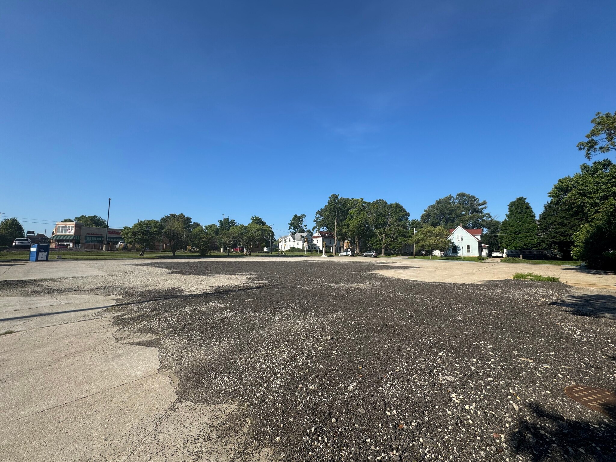 807 S Main St, Bloomington, IL for Sale