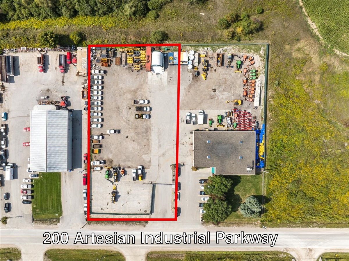200 Artesian Industrial Pky, Bradford, ON for Rent