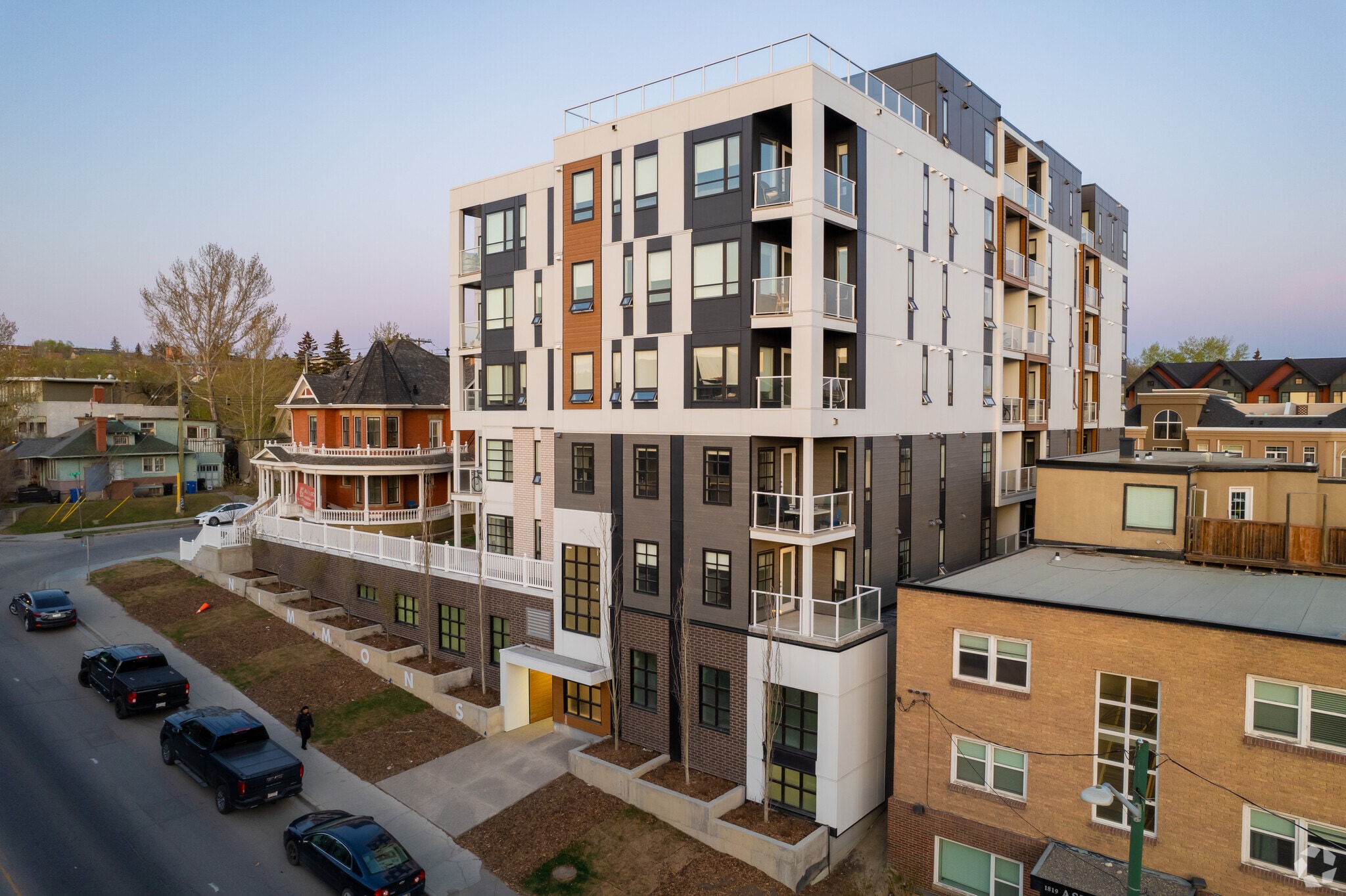 1420 19 Av SW, Calgary, AB for Sale