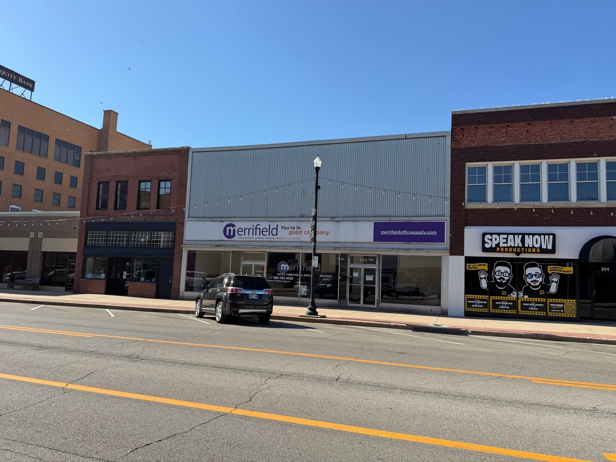 206-208 E Grand Ave, Ponca City, OK for Sale