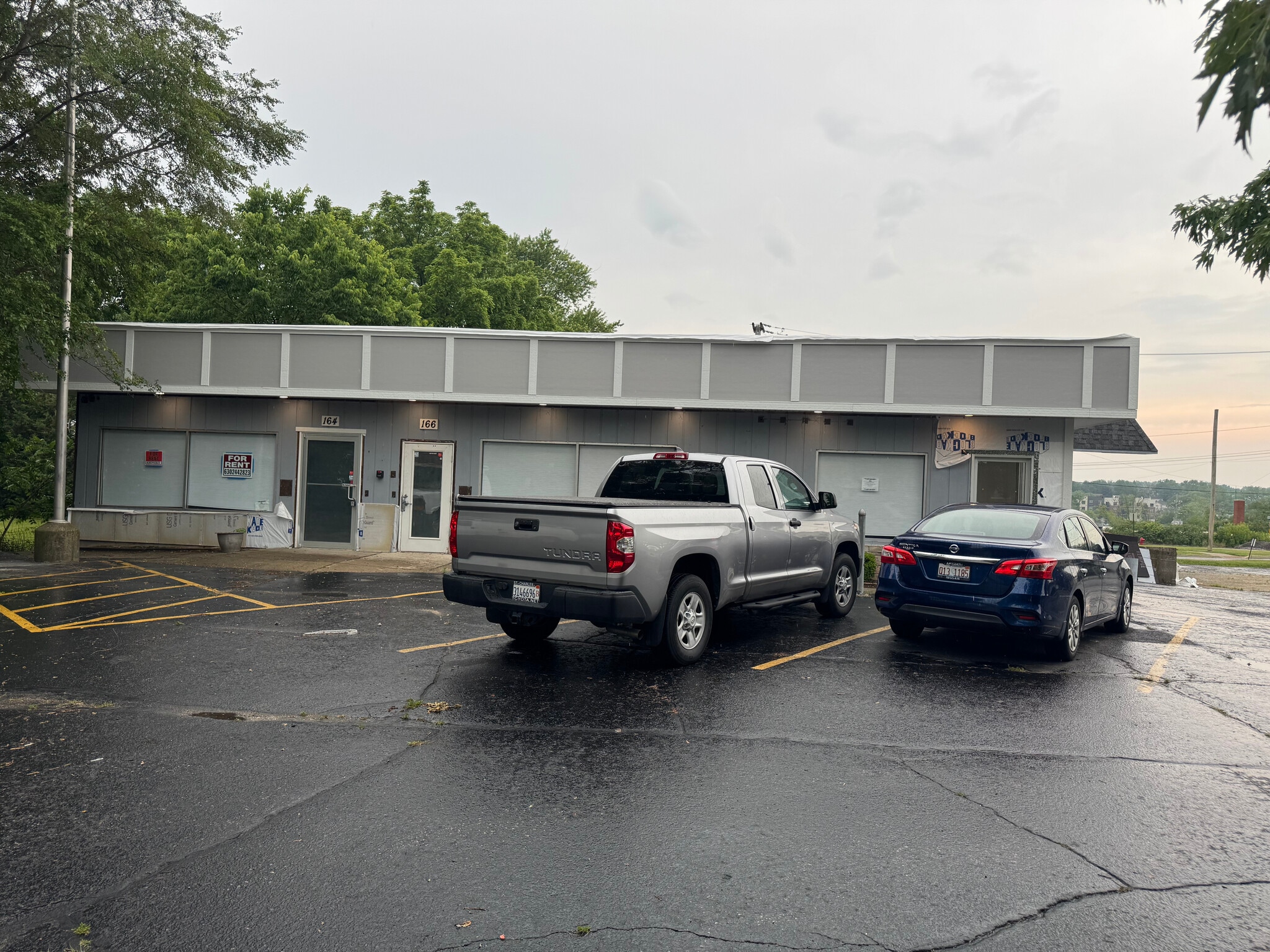 164-166 N Gilbert St, South Elgin, IL for Rent