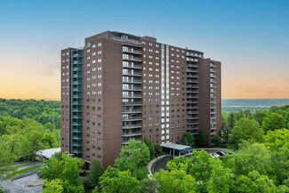 Cincinnati, OH Apartments - 5300 Hamilton Ave
