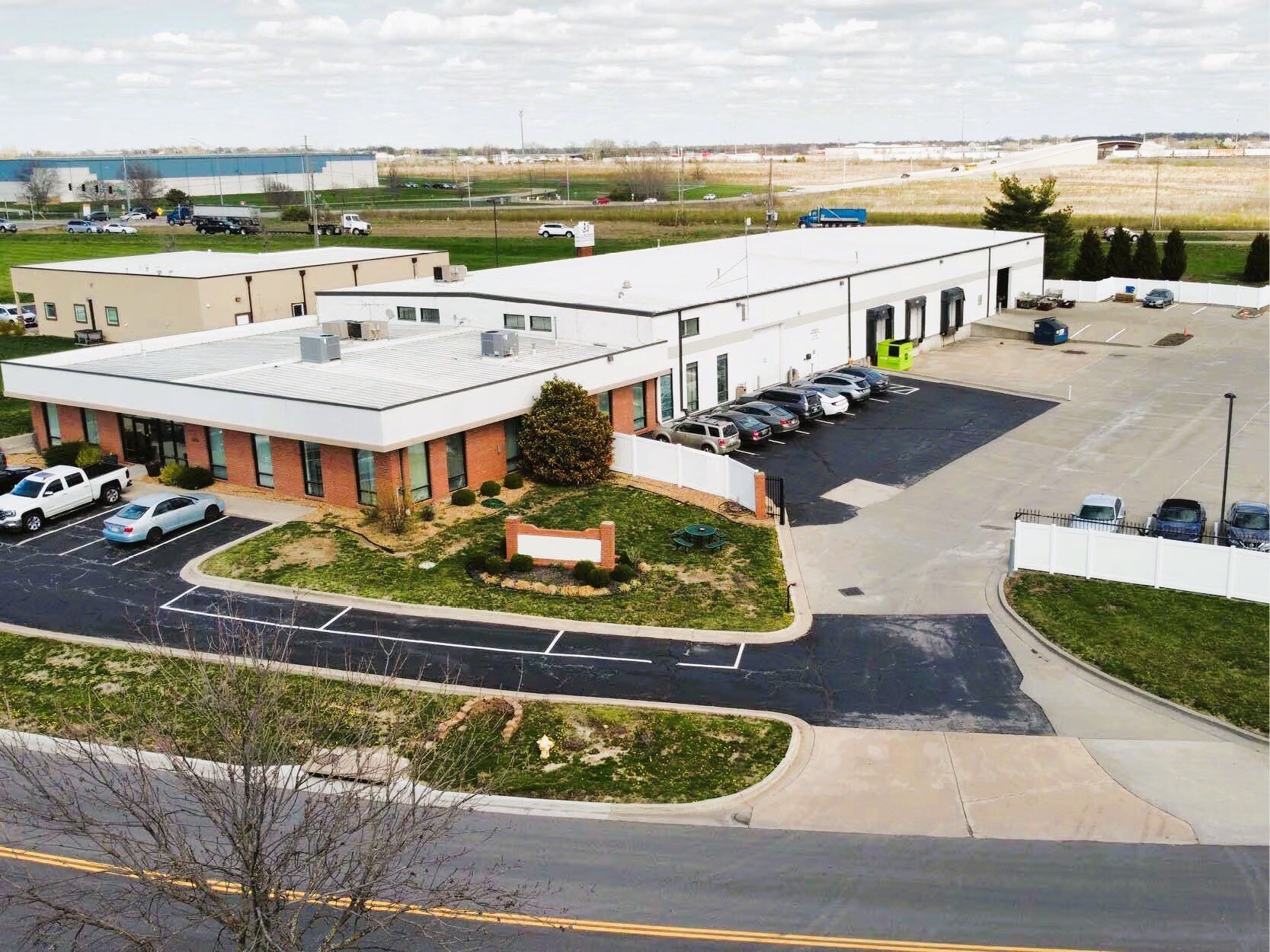 1325 SW Market St, Lee's Summit, MO for Rent