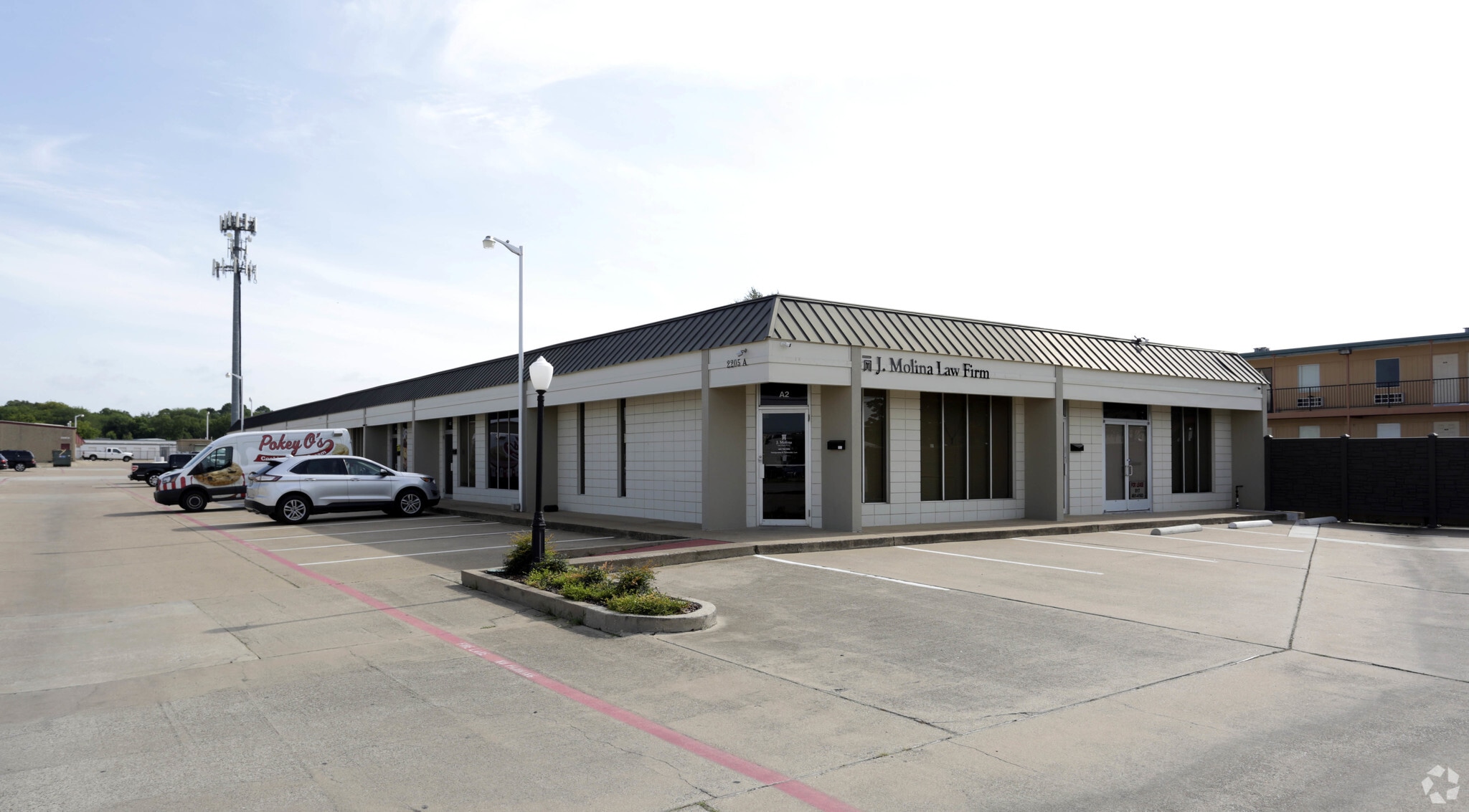 2205 W Division St, Arlington, TX for Rent