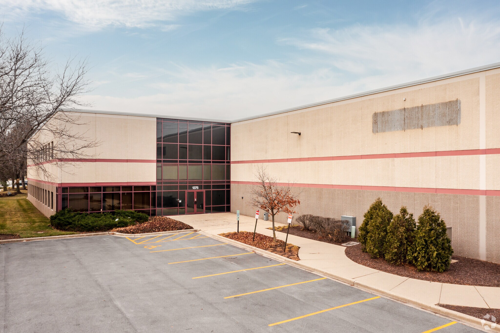 13511395 E Irving Park Rd Itasca, IL 60143 Industrial Property for