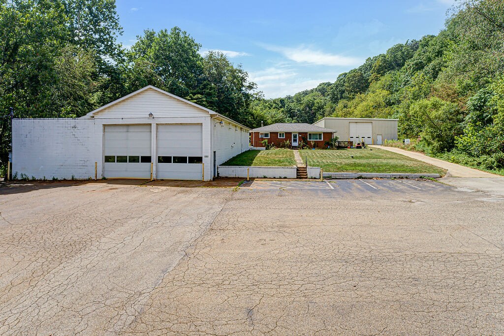 203 Norwood Dr, Beaver Falls, PA for Rent