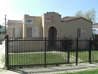 Los Angeles, CA Apartments - 624 E 80th St