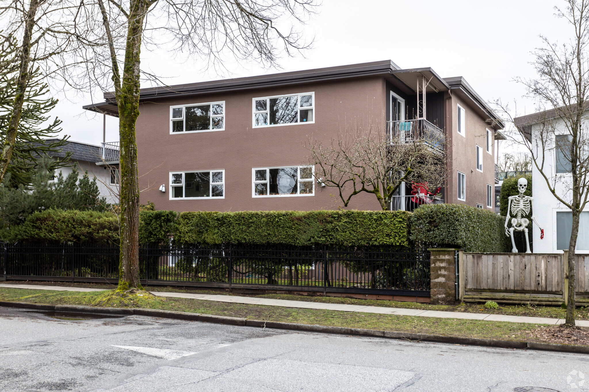 522 43rd Av E, Vancouver, BC for Sale