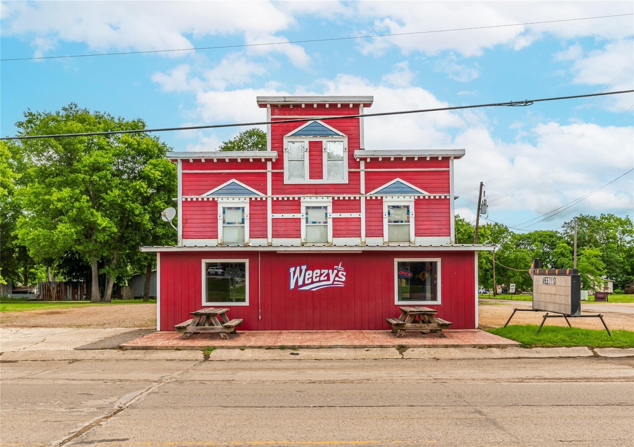 204 W Front St, Blossom, TX for Sale