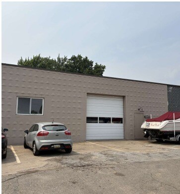 16470-16476 E 13 Mile Rd, Roseville, MI for Rent