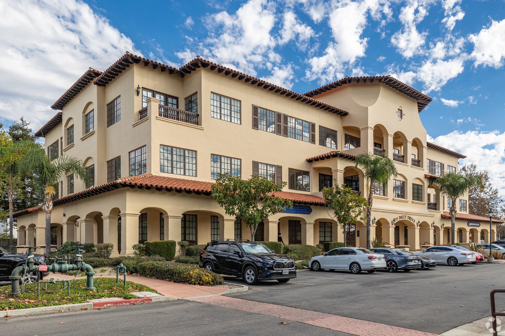 771 E Daily Dr, Camarillo, CA for Rent