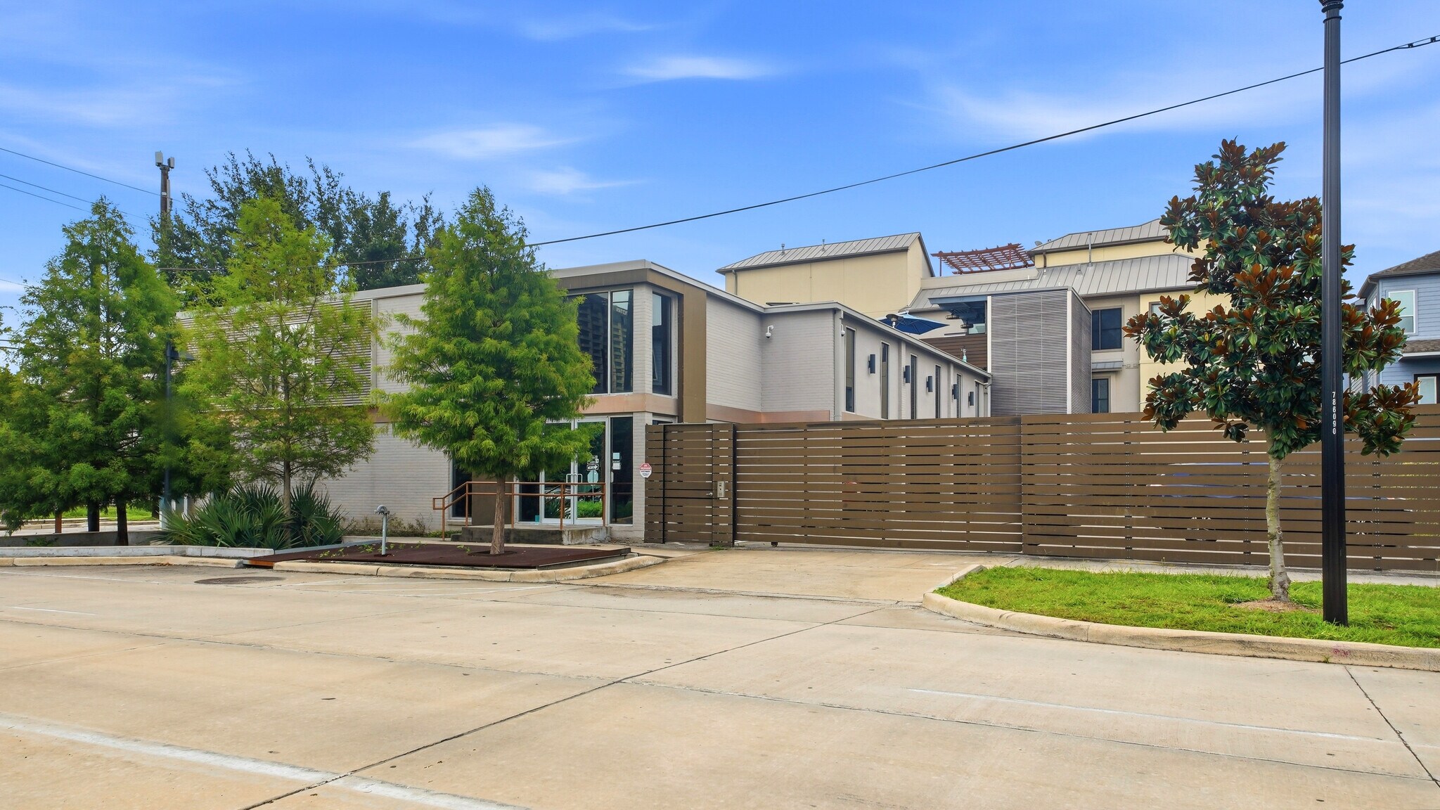 2301 Caroline St, Houston, TX for Sale