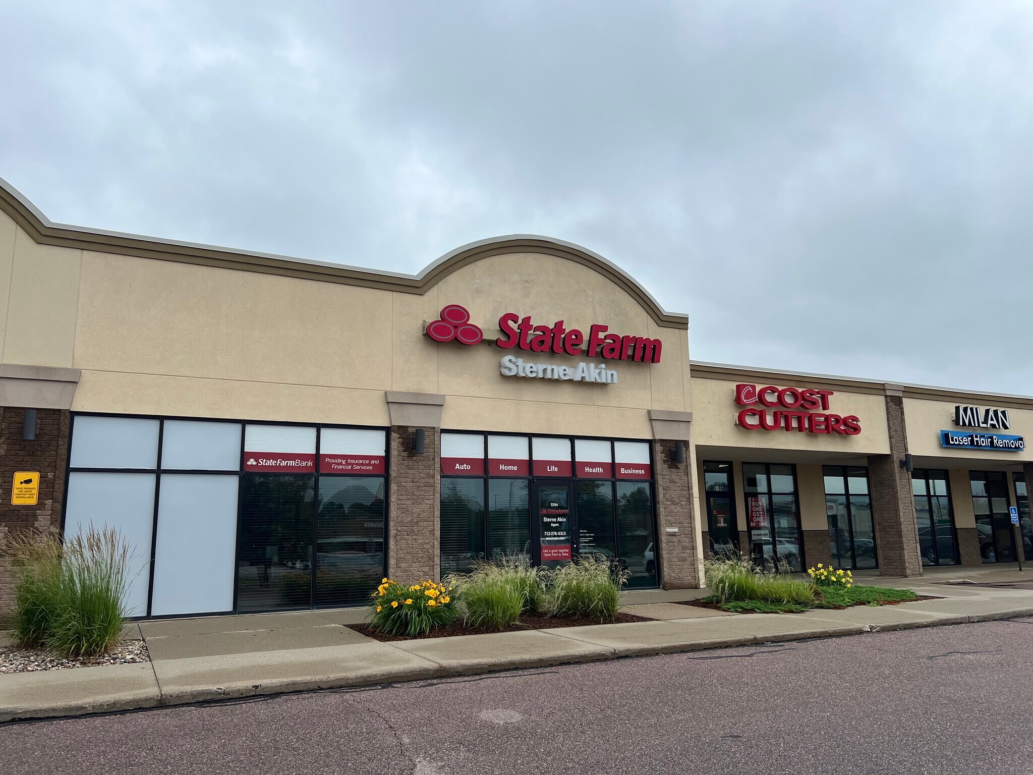 5702-5716 Sunnybrook Dr, Sioux City, IA for Rent