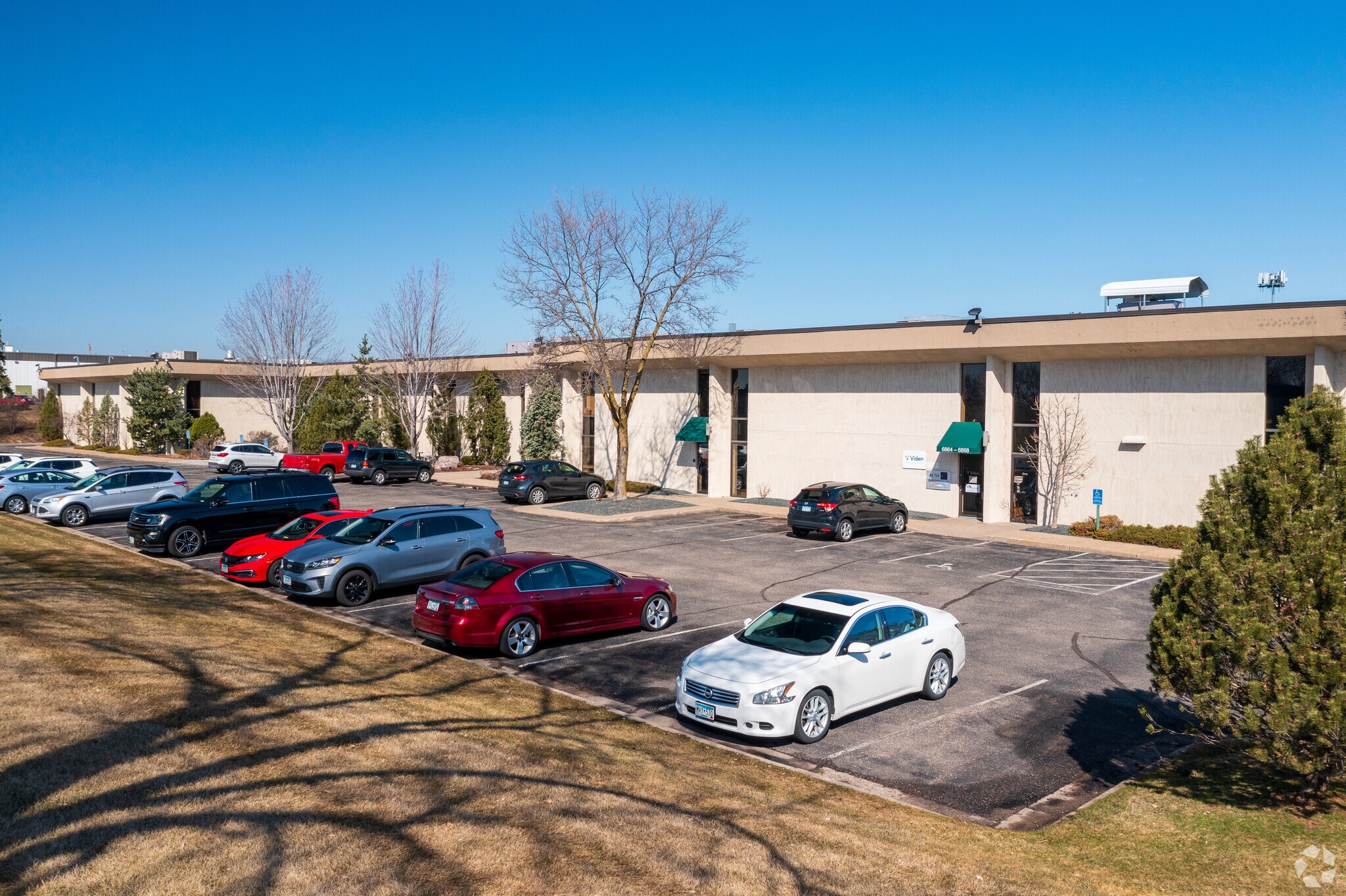 6868 Washington Ave S, Eden Prairie, MN for Rent