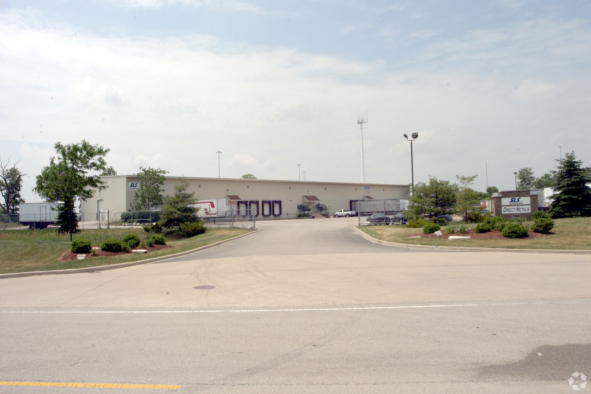 560 Old Skokie Rd, Park City, IL for Rent
