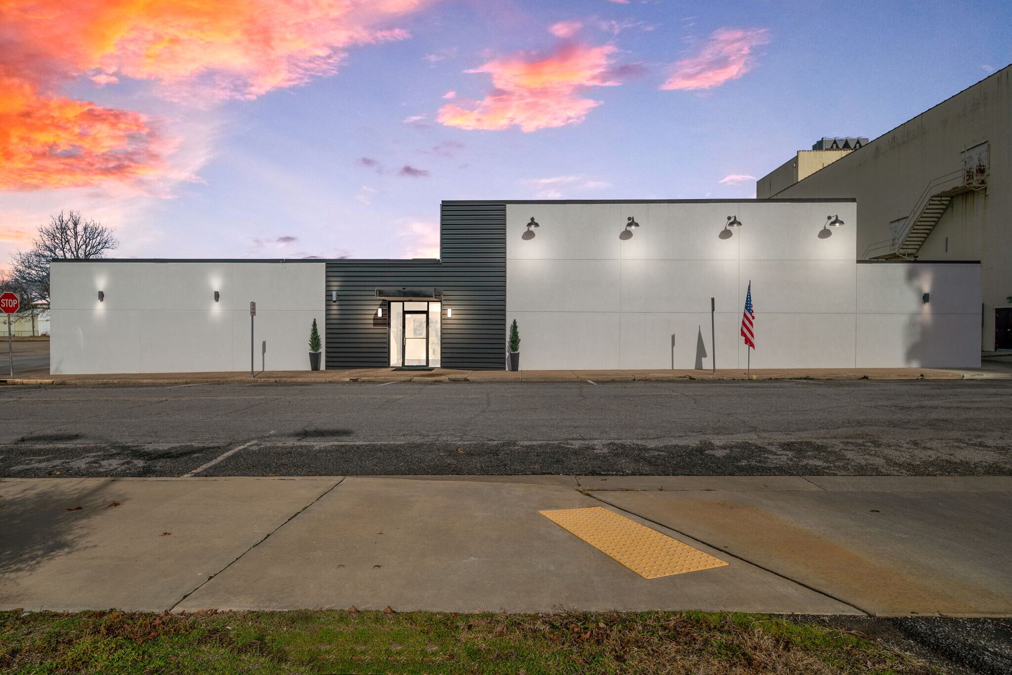 14 1st Ave NE Miami, OK 74354 Office Property for Lease on