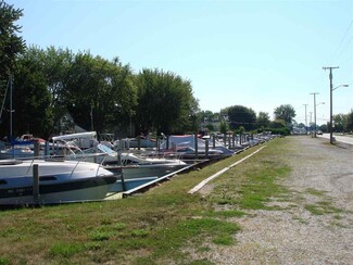 Harrison Township, MI Marinas - 30301 S River Rd