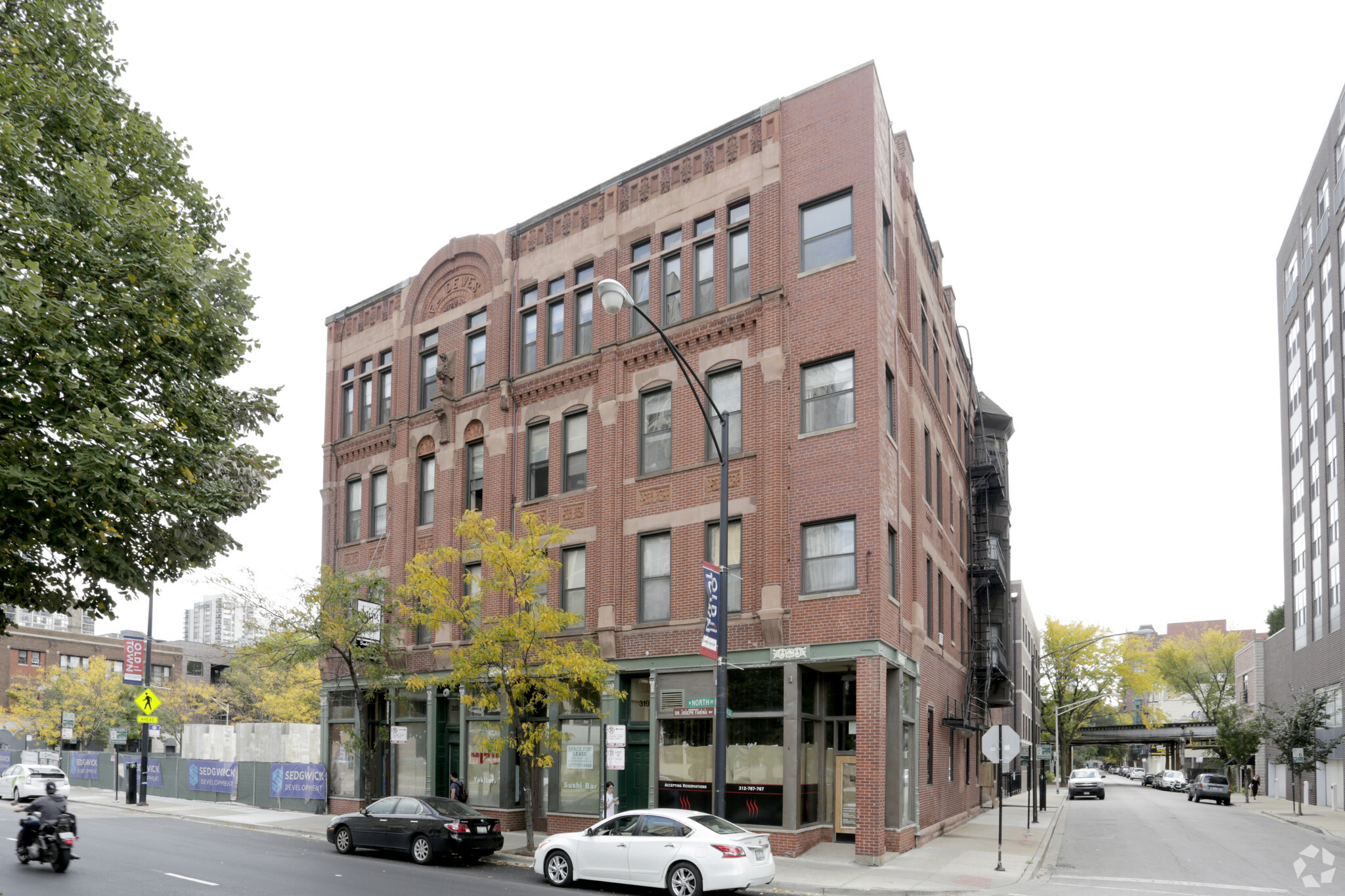 315-319 W North Ave, Chicago, IL for Rent