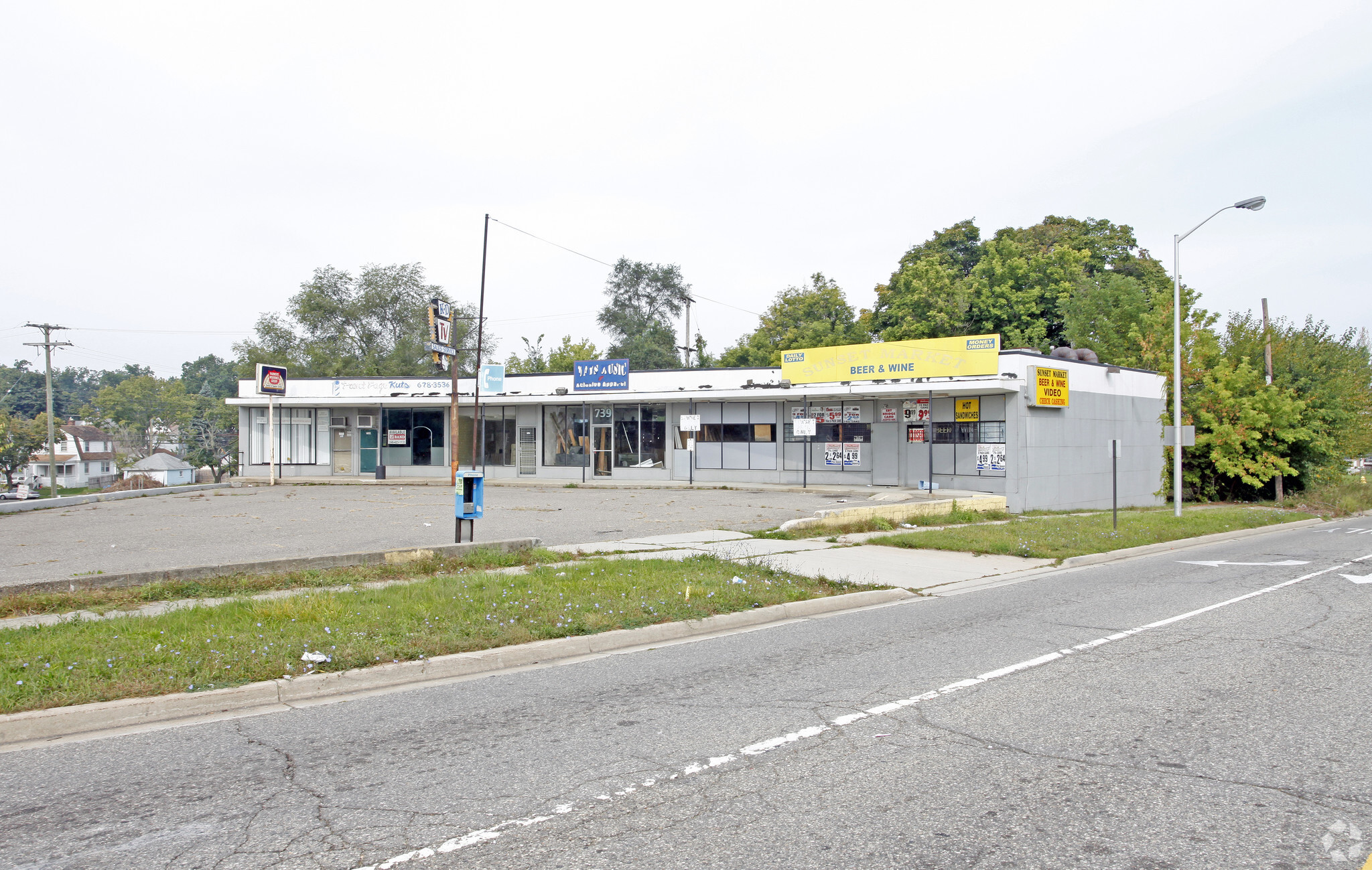 731-745 N Perry St, Pontiac, MI for Sale