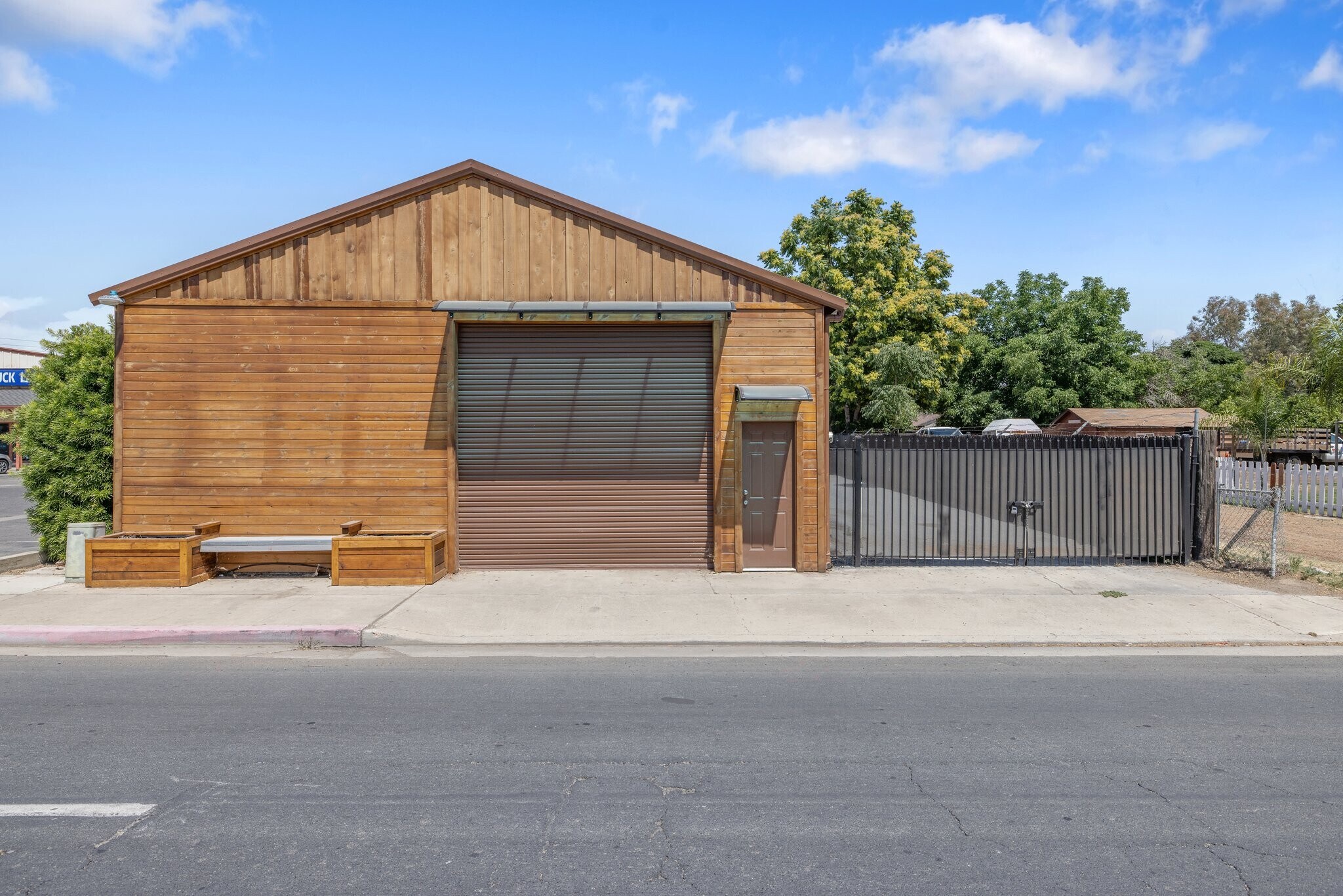 210 S Farmersville Blvd, Farmersville, CA for Sale
