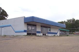 Topeka, KS Retail - 320 SE 29th St
