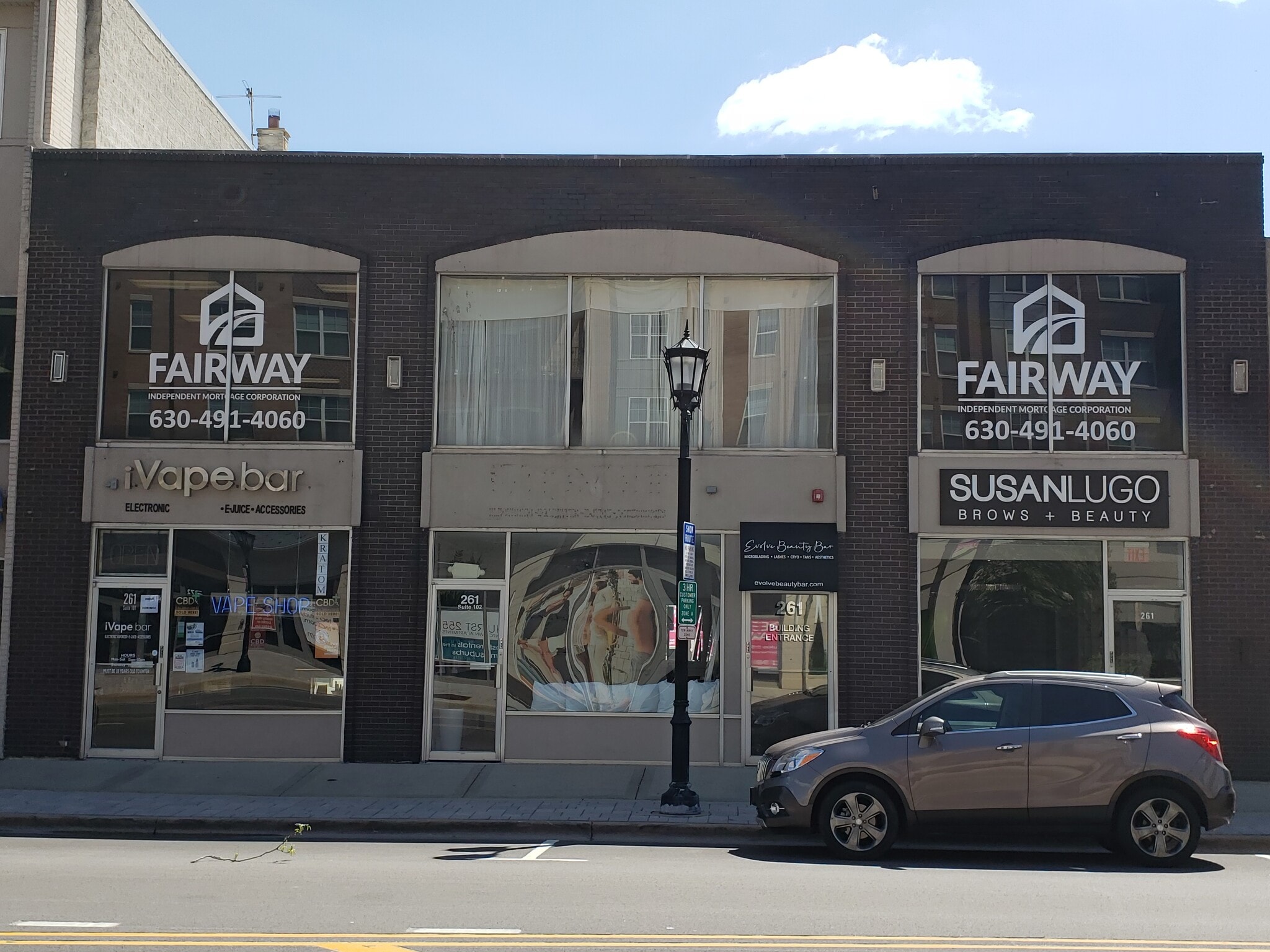 261 N York Rd, Elmhurst, IL for Rent