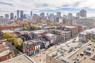 Montréal, QC Retail - 16 Av des Pins E