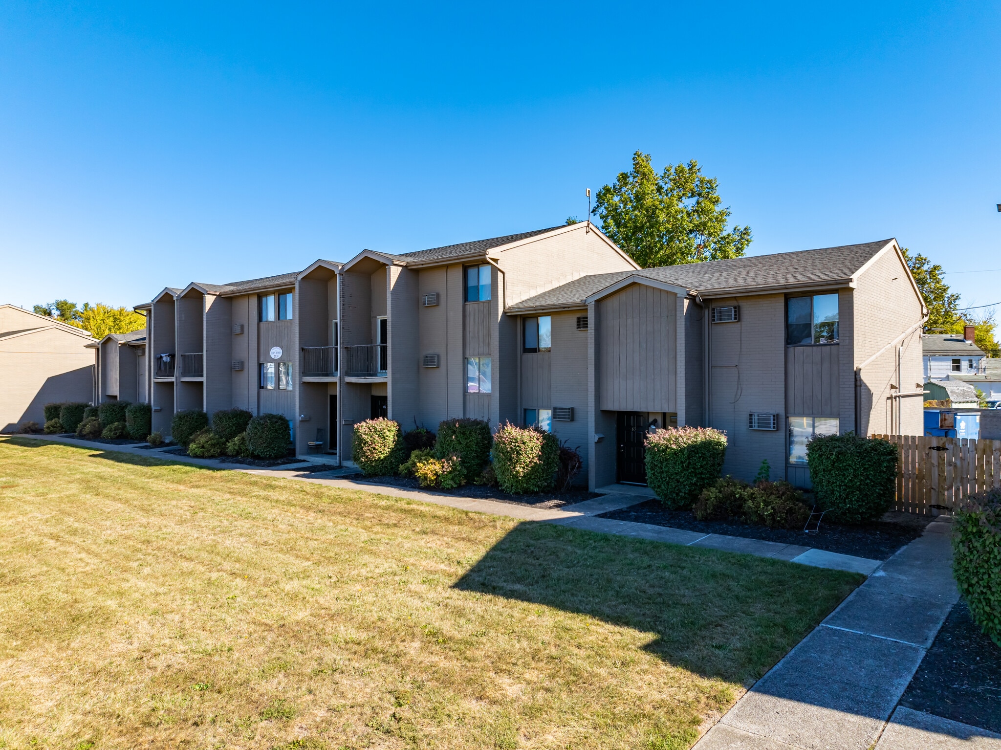 2307-2707 Washington Ave, Lorain, OH for Sale