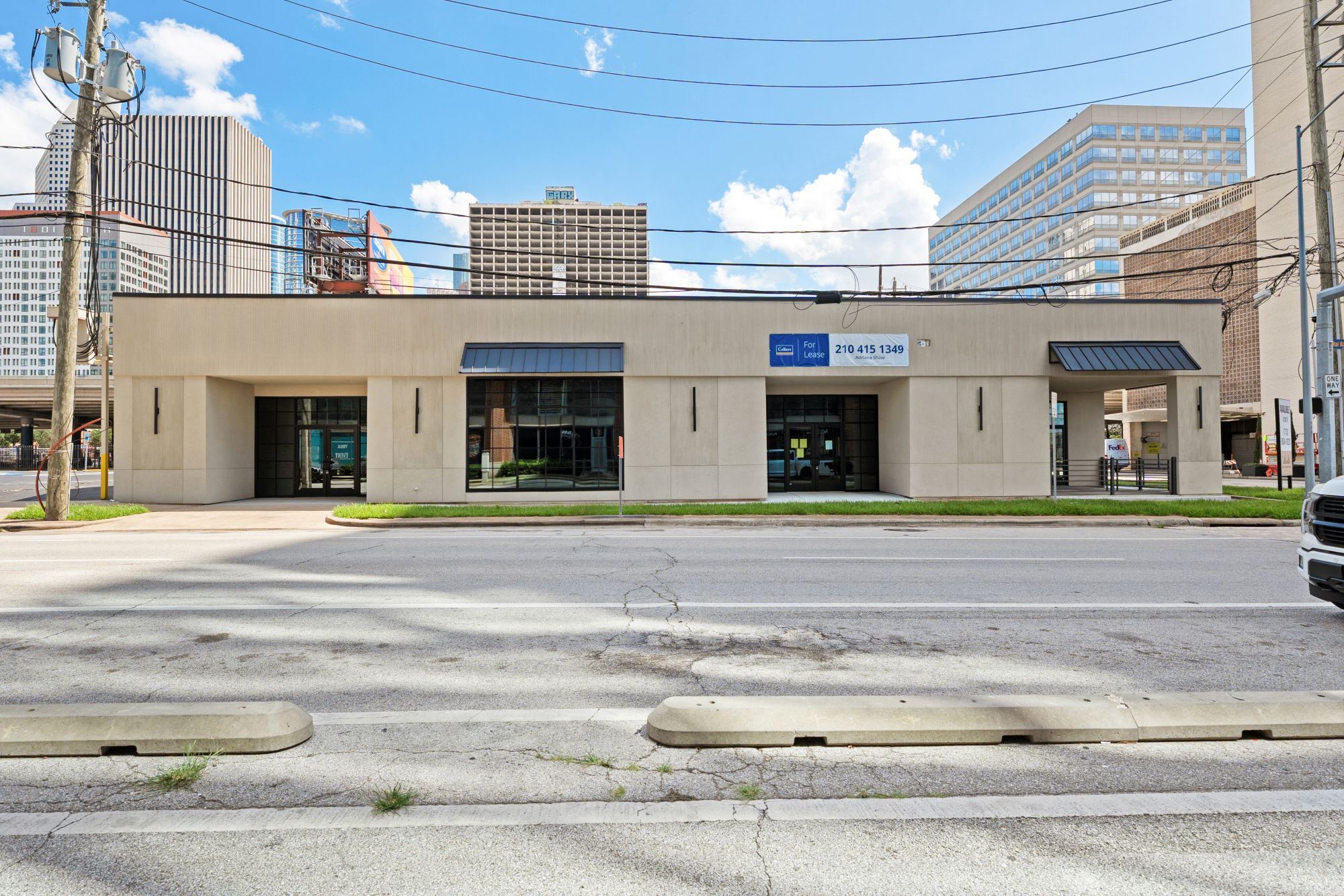 2020 Travis St, Houston, TX for Rent