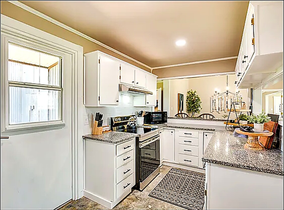 202 N Ashwood Ave, Marietta, OK for Sale