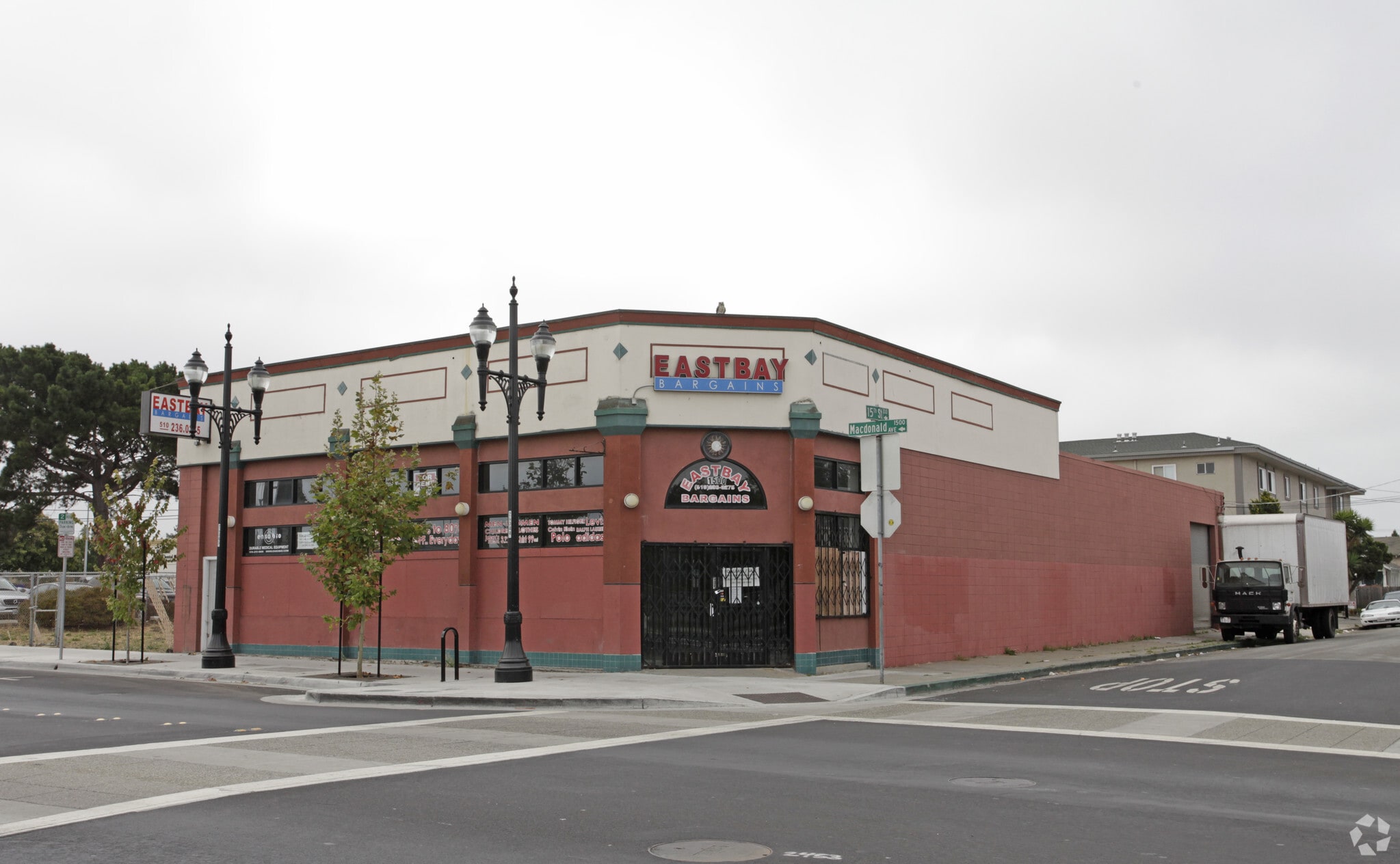 1500 MacDonald Ave, Richmond, CA for Sale