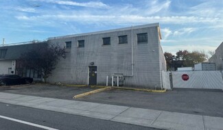 Copiague, NY Industrial - 578 Oak St