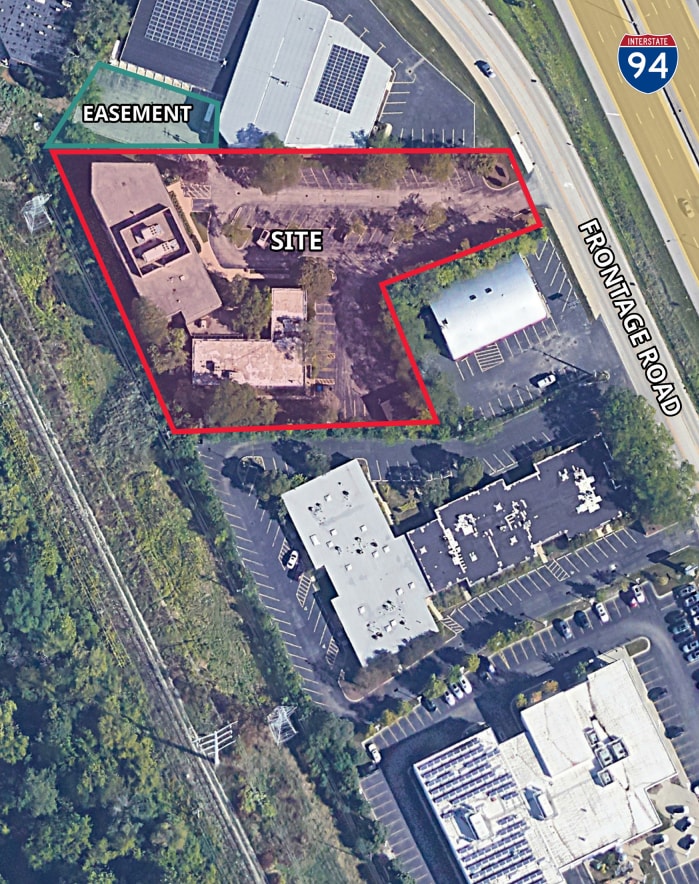 790 W Frontage Rd, Northfield, IL for Sale