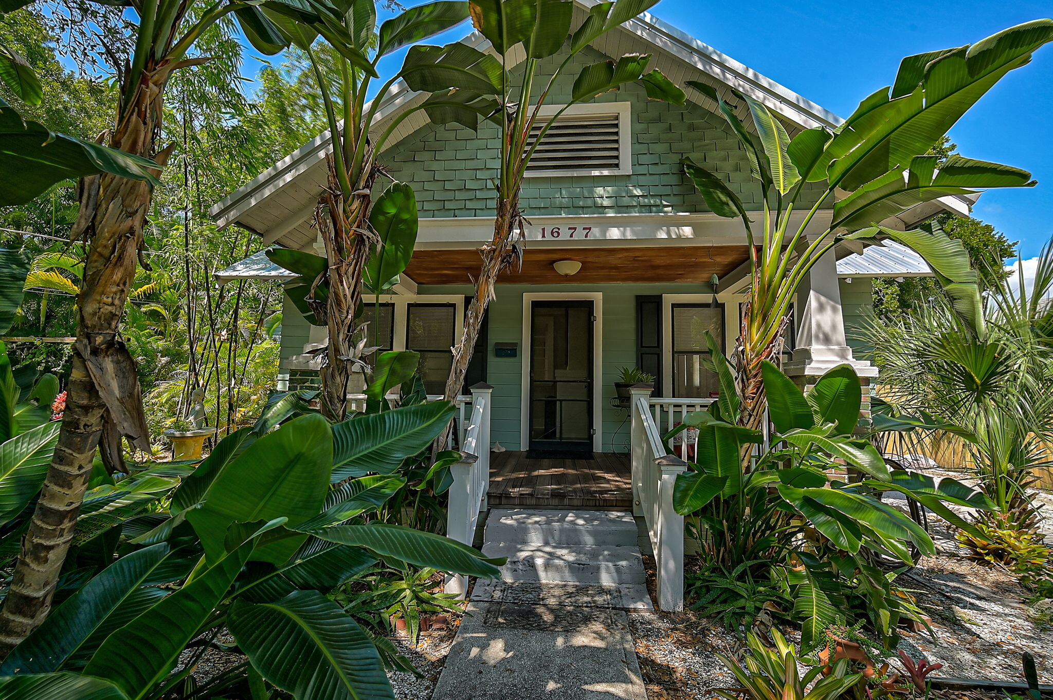 1677 4th St, Sarasota, FL for Sale