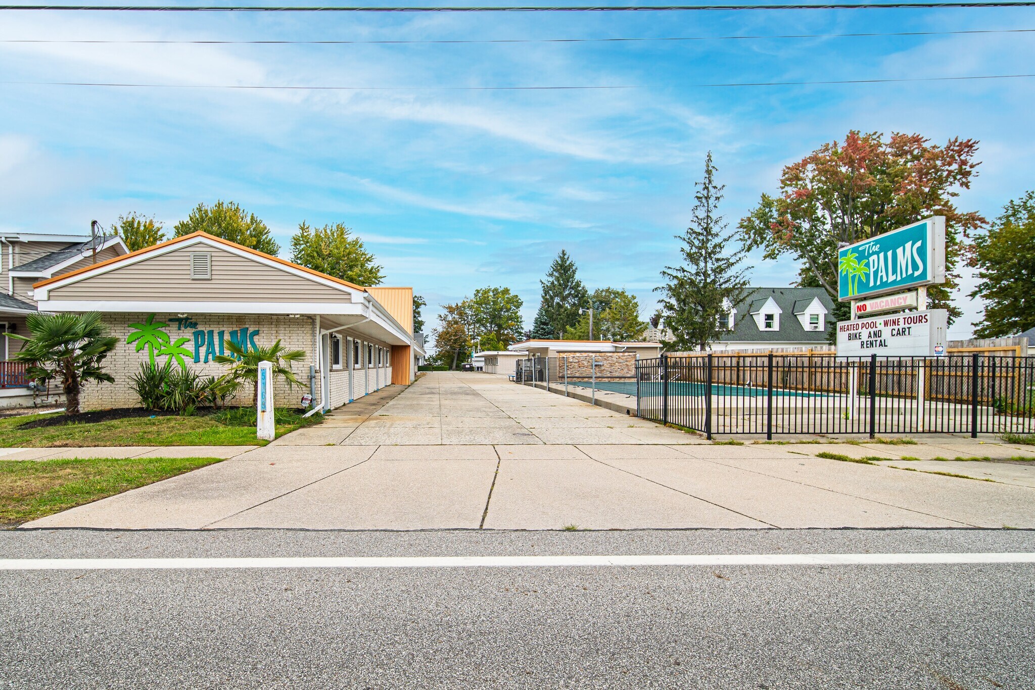 5169 Lake Rd E, Geneva, OH for Sale