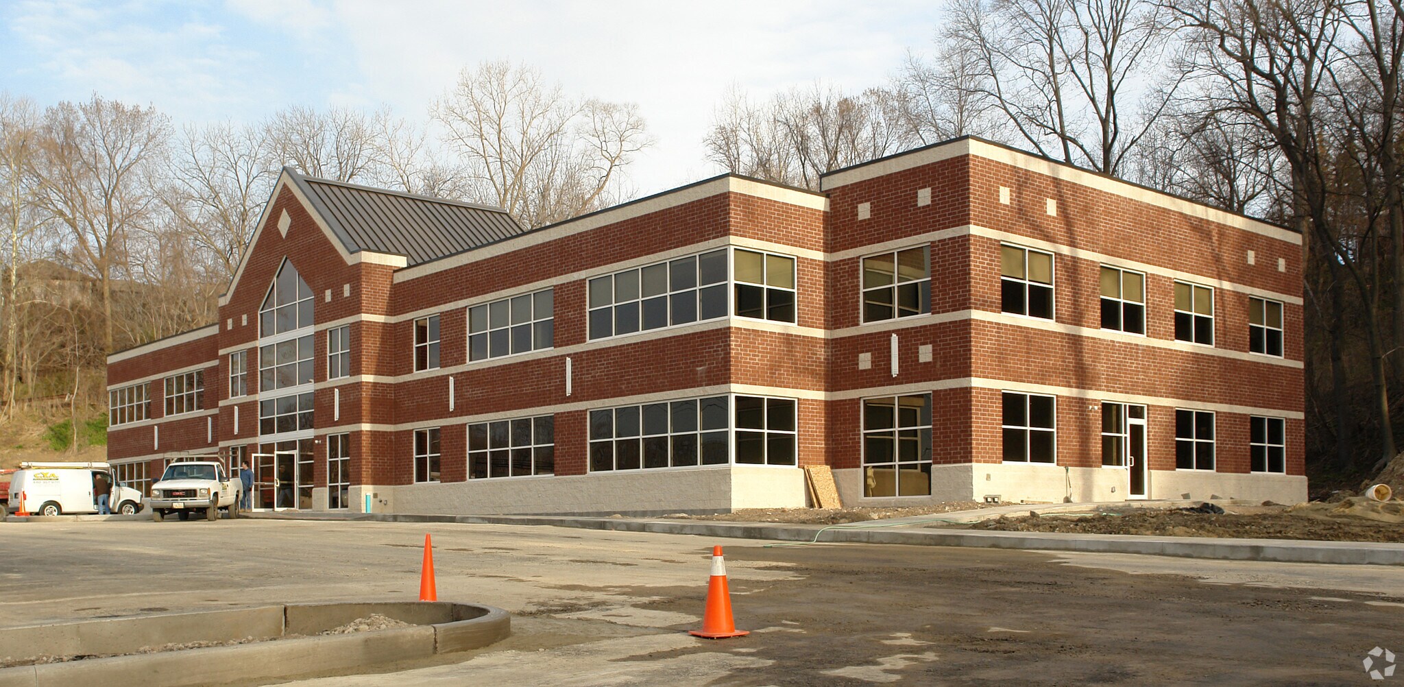 600 E Granger Rd Cleveland, OH 44131 - Office Property for Lease on ...